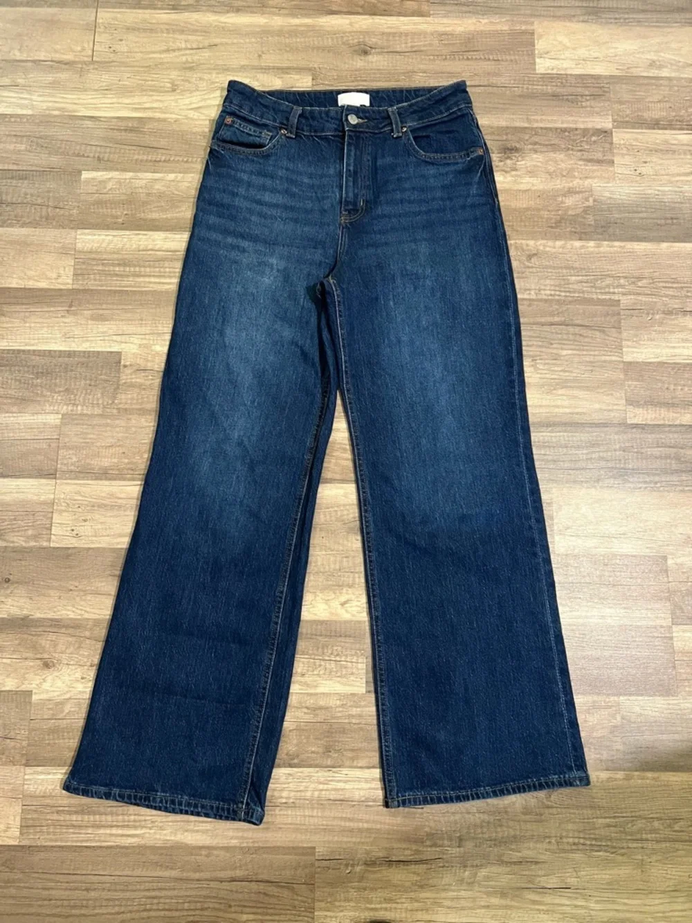H&M Woman’s Dark Wash Comfy Wide Leg Denim Jeans Size 10